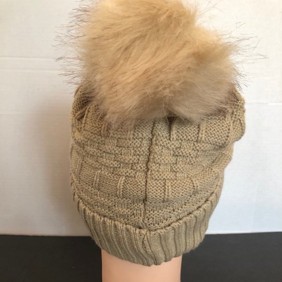 COPY - WOMENS WINTER BEANIE HAT/ 2 PIECES (WHITE/ BEIGE) - Picture 8 of 10